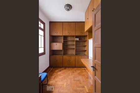 Casa à venda com 600m², 5 quartos e 2 vagasCasa 1 - Quarto 3