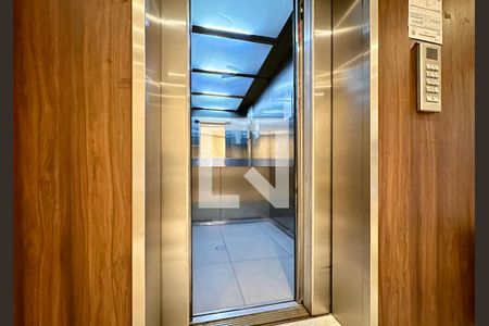 Apartamento à venda com 35m², 1 quarto e sem vaga Apartamento à venda com 35m², 1 quarto e sem vagaPortaria