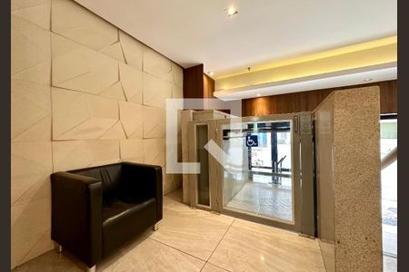 Apartamento à venda com 35m², 1 quarto e sem vaga Apartamento à venda com 35m², 1 quarto e sem vagaPortaria