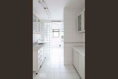 Apartamento à venda com 70m², 3 quartos e 2 vagasCozinha