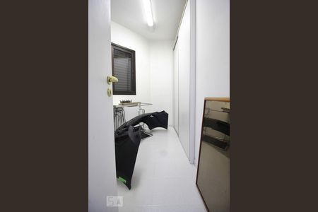 Apartamento à venda com 256m², 4 quartos e 5 vagasQuarto de serviço 1