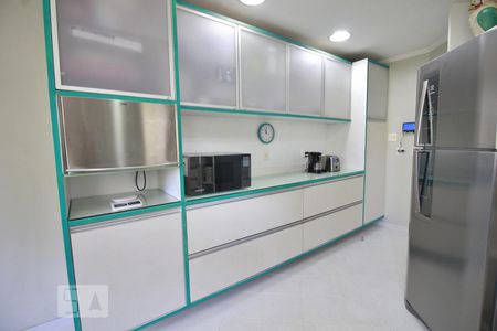 Apartamento à venda com 256m², 4 quartos e 5 vagasCozinha