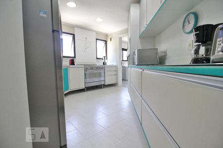 Apartamento à venda com 256m², 4 quartos e 5 vagasCozinha
