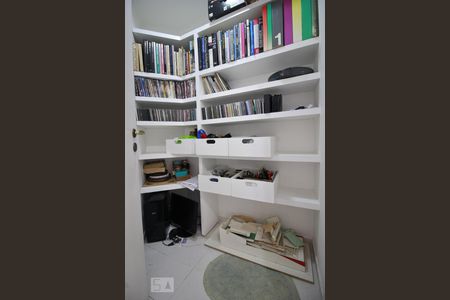 Apartamento à venda com 256m², 4 quartos e 5 vagasDespensa