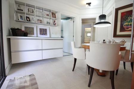 Apartamento à venda com 256m², 4 quartos e 5 vagasCopa
