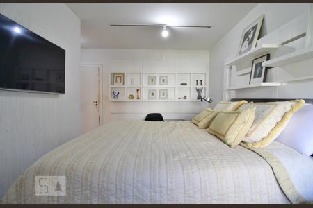 Apartamento à venda com 256m², 4 quartos e 5 vagasSuíte 1