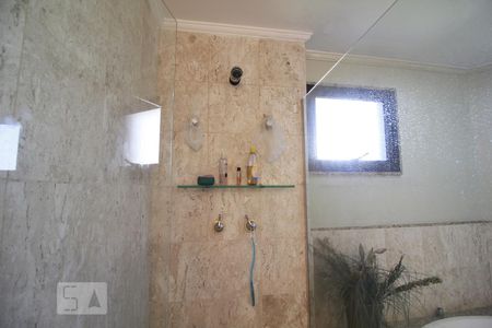 Apartamento à venda com 256m², 4 quartos e 5 vagasChuveiro