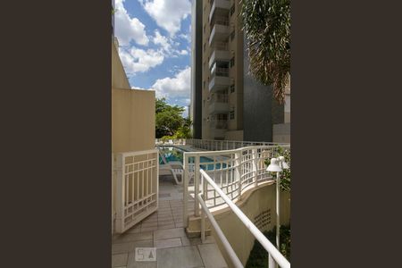 Apartamento à venda com 65m², 2 quartos e 2 vagasArea da Piscina