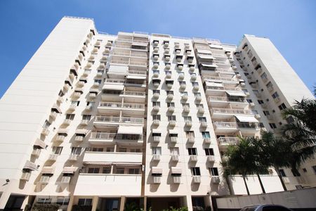 Apartamento à venda com 65m², 2 quartos e 1 vaga Apartamento à venda com 65m², 2 quartos e 1 vagaFachada