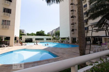 Apartamento à venda com 65m², 2 quartos e 1 vaga Apartamento à venda com 65m², 2 quartos e 1 vagaPiscina