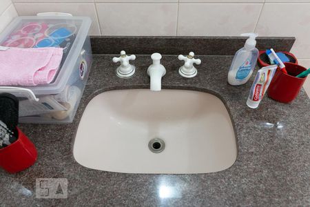 Apartamento à venda com 130m², 3 quartos e 2 vagas Apartamento à venda com 130m², 3 quartos e 2 vagasDetalhe do banheiro da suíte