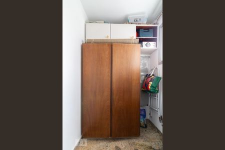 Apartamento à venda com 130m², 3 quartos e 2 vagas Apartamento à venda com 130m², 3 quartos e 2 vagasQuarto de serviço