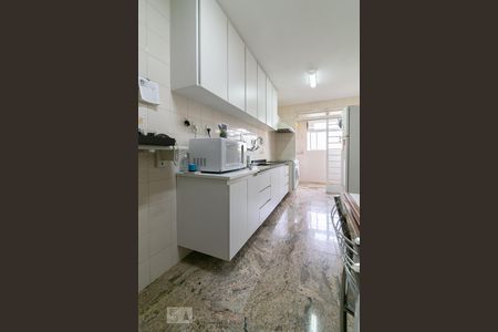Apartamento à venda com 130m², 3 quartos e 2 vagas Apartamento à venda com 130m², 3 quartos e 2 vagasCozinha