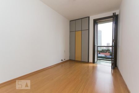 Apartamento à venda com 90m², 2 quartos e 2 vagas Apartamento à venda com 90m², 2 quartos e 2 vagasSuíte