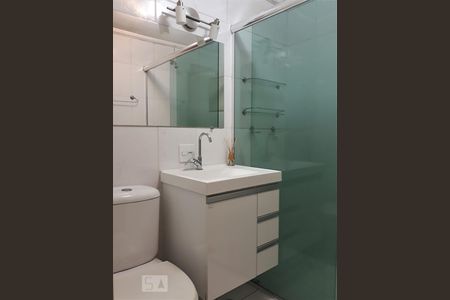 Apartamento à venda com 90m², 2 quartos e 2 vagas Apartamento à venda com 90m², 2 quartos e 2 vagasBanheiro da suíte