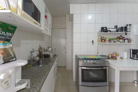Apartamento à venda com 108m², 3 quartos e sem vagaCozinha