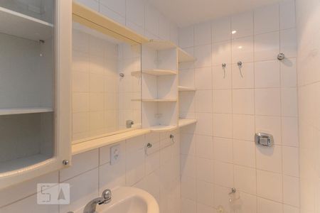 Banheiro de apartamento à venda com 2 quartos, 70m² em Maracanã, Rio de Janeiro