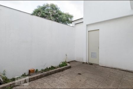 Casa à venda com 150m², 3 quartos e 2 vagas Casa à venda com 150m², 3 quartos e 2 vagasQuintal
