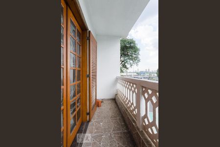 Casa à venda com 150m², 3 quartos e 2 vagas Casa à venda com 150m², 3 quartos e 2 vagasVaranda da Suíte 3