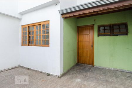 Casa à venda com 150m², 3 quartos e 2 vagas Casa à venda com 150m², 3 quartos e 2 vagasQuintal