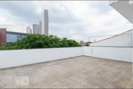 Casa à venda com 150m², 3 quartos e 2 vagas Casa à venda com 150m², 3 quartos e 2 vagasTerraço
