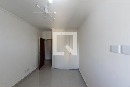 Apartamento à venda com 152m², 4 quartos e 2 vagas Apartamento à venda com 152m², 4 quartos e 2 vagasQuarto 2