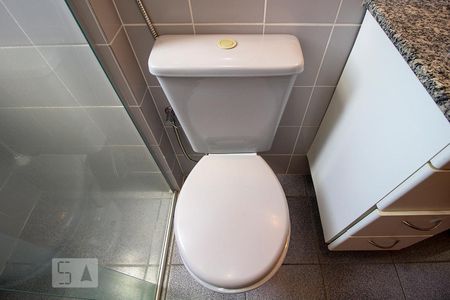 Banheiro de apartamento para alugar com 2 quartos, 55m² em Caiçaras, Belo Horizonte