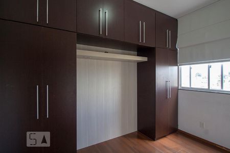 Quarto de apartamento para alugar com 2 quartos, 55m² em Caiçaras, Belo Horizonte