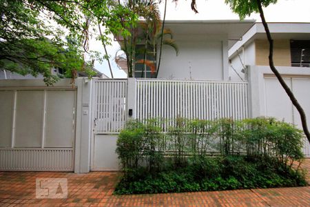 Casa à venda com 260m², 3 quartos e 3 vagasFachada