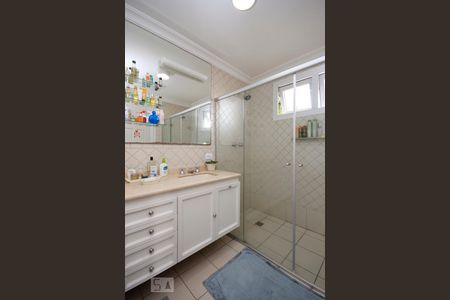 Casa à venda com 260m², 3 quartos e 3 vagasBanheiro da Suíte