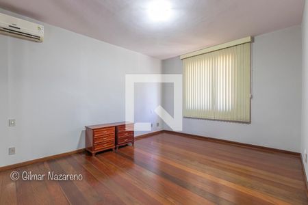 Casa à venda com 430m², 5 quartos e 4 vagas