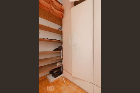 Apartamento à venda com 167m², 2 quartos e 2 vagas Apartamento à venda com 167m², 2 quartos e 2 vagasQuarto de serviço