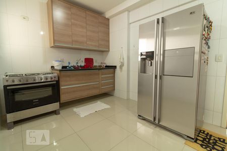 Apartamento para alugar com 136m², 3 quartos e 3 vagasCozinha