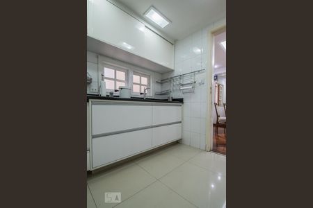 Apartamento para alugar com 350m², 5 quartos e 3 vagasCozinha