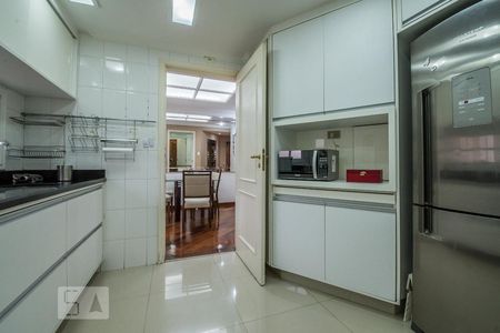 Apartamento para alugar com 350m², 5 quartos e 3 vagasCozinha