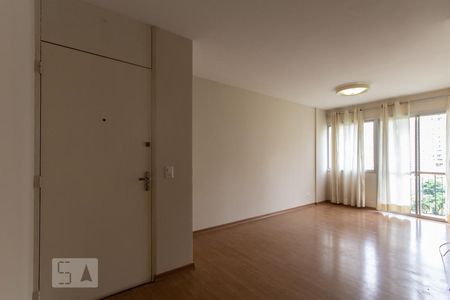 Sala de apartamento para alugar com 3 quartos, 75m² em Morumbi, São Paulo
