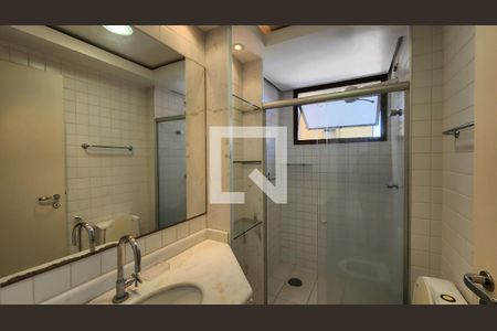 Banheiro de apartamento para alugar com 1 quarto, 50m² em Cambuí, Campinas