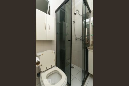 Apartamento à venda com 79m², 3 quartos e 2 vagasBanheiro da suíte