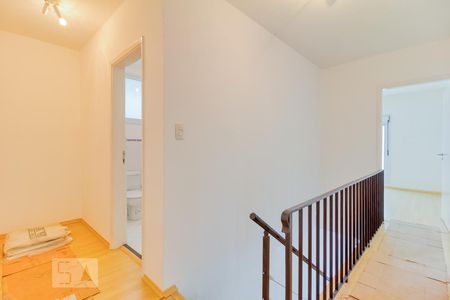 Casa à venda com 188m², 4 quartos e 4 vagas Casa à venda com 188m², 4 quartos e 4 vagasCorredor