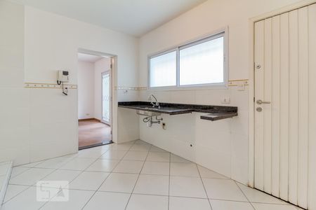 Casa à venda com 188m², 4 quartos e 4 vagas Casa à venda com 188m², 4 quartos e 4 vagasCozinha