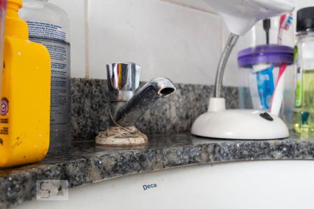 Casa à venda com 136m², 3 quartos e 6 vagasBanheiro social