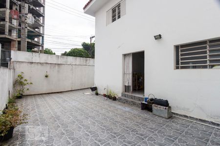 Casa à venda com 136m², 3 quartos e 6 vagasQuintal - Garagem