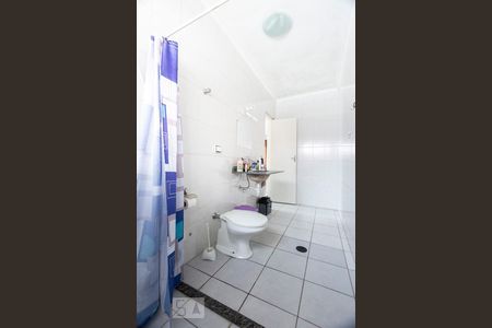 Casa à venda com 136m², 3 quartos e 6 vagasBanheiro social