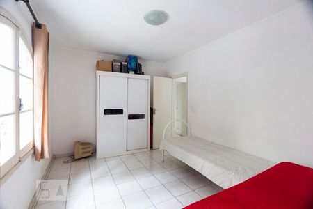 Casa à venda com 136m², 3 quartos e 6 vagasQuarto 2