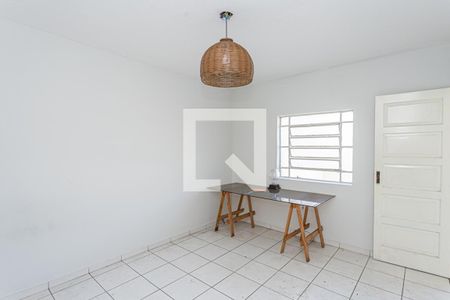 Casa à venda com 100m², 3 quartos e 2 vagas Casa à venda com 100m², 3 quartos e 2 vagasSuite - anexo