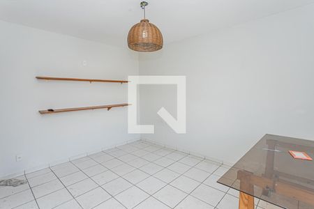 Casa à venda com 100m², 3 quartos e 2 vagas Casa à venda com 100m², 3 quartos e 2 vagasSuite - anexo
