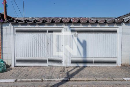 Casa à venda com 100m², 3 quartos e 2 vagas Casa à venda com 100m², 3 quartos e 2 vagasFachada