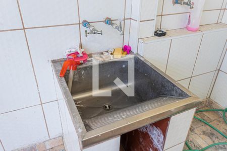 Casa à venda com 100m², 3 quartos e 2 vagas Casa à venda com 100m², 3 quartos e 2 vagasÁrea de Serviço