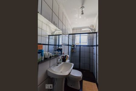 Banheiro de apartamento para alugar com 2 quartos, 52m² em Cidade Brasil, Guarulhos