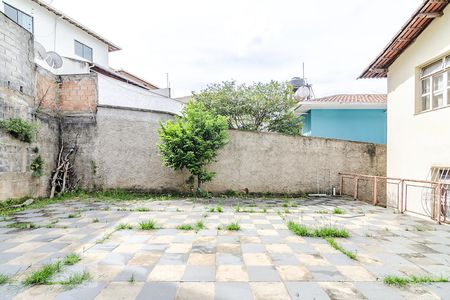 Casa à venda com 413m², 4 quartos e 4 vagas Casa à venda com 413m², 4 quartos e 4 vagasÁrea Livre